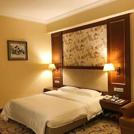 Tiantangwei Fenggang Gladden Hotel מראה חיצוני תמונה