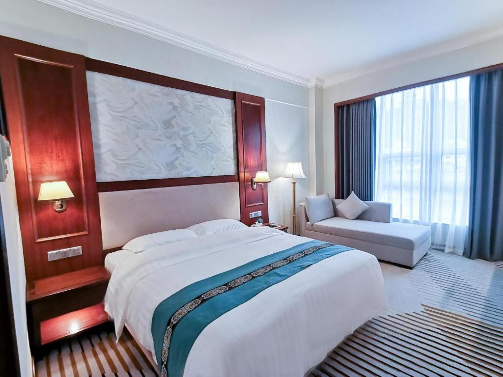Tiantangwei Fenggang Gladden Hotel מראה חיצוני תמונה